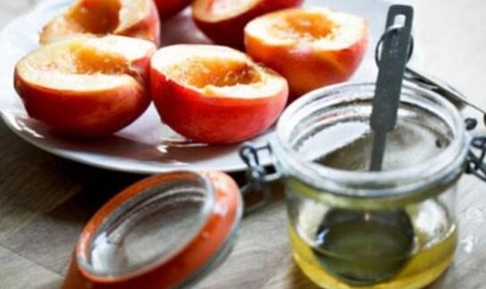 Máscara con jugo de aloe vera y aceite de imagen