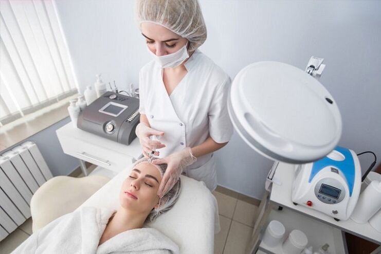 rejuvenecimiento de la piel facial en el salón de cosmetología
